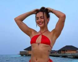 She has inked several tattoos on her body parts, which hints about her love for tattoos.
